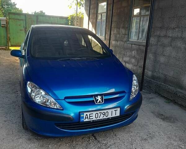 Синий Пежо 307, объемом двигателя 2 л и пробегом 235 тыс. км за 4600 $, фото 1 на Automoto.ua