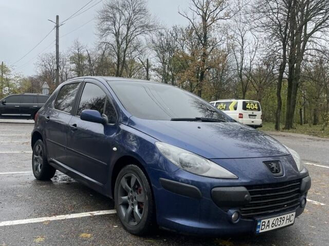 Синий Пежо 307, объемом двигателя 2 л и пробегом 258 тыс. км за 3500 $, фото 1 на Automoto.ua
