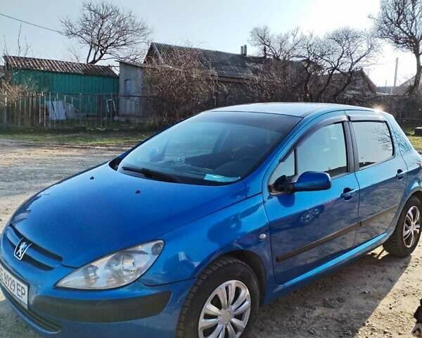 Синий Пежо 307, объемом двигателя 2 л и пробегом 216 тыс. км за 4100 $, фото 1 на Automoto.ua