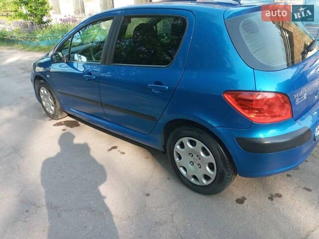 Синий Пежо 307, объемом двигателя 1.59 л и пробегом 155 тыс. км за 4400 $, фото 1 на Automoto.ua