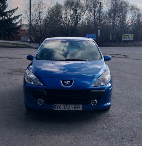 Синий Пежо 307, объемом двигателя 1.6 л и пробегом 227 тыс. км за 3700 $, фото 1 на Automoto.ua