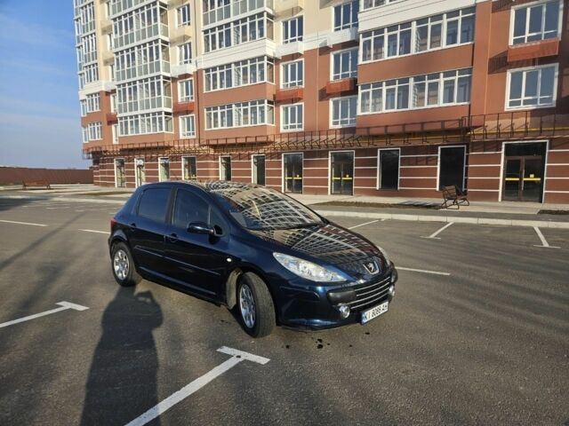 Синій Пежо 307, об'ємом двигуна 1.6 л та пробігом 220 тис. км за 5300 $, фото 1 на Automoto.ua