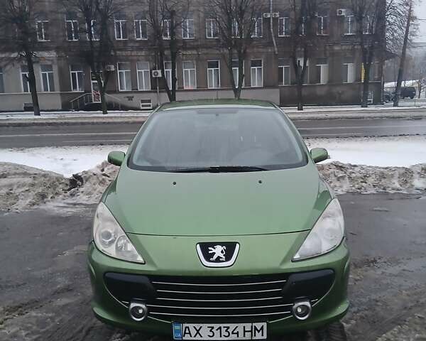 Зеленый Пежо 307, объемом двигателя 2 л и пробегом 244 тыс. км за 3500 $, фото 1 на Automoto.ua