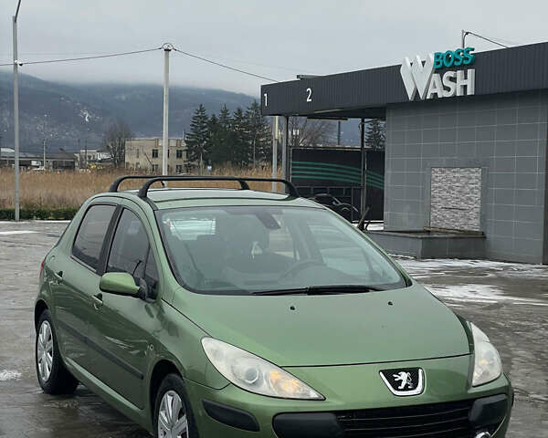 Зеленый Пежо 307, объемом двигателя 1.56 л и пробегом 262 тыс. км за 4200 $, фото 1 на Automoto.ua