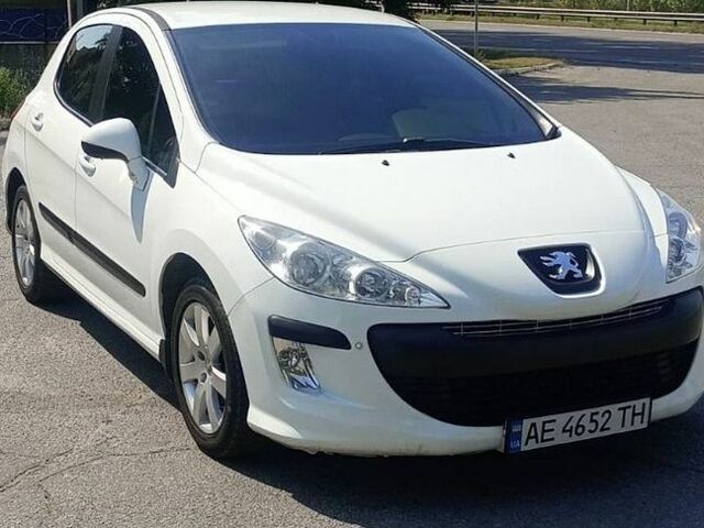 Белый Пежо 308, объемом двигателя 1.6 л и пробегом 82 тыс. км за 5700 $, фото 1 на Automoto.ua