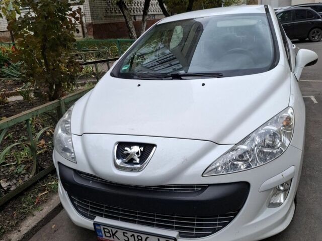 Белый Пежо 308, объемом двигателя 1.6 л и пробегом 1 тыс. км за 4000 $, фото 1 на Automoto.ua