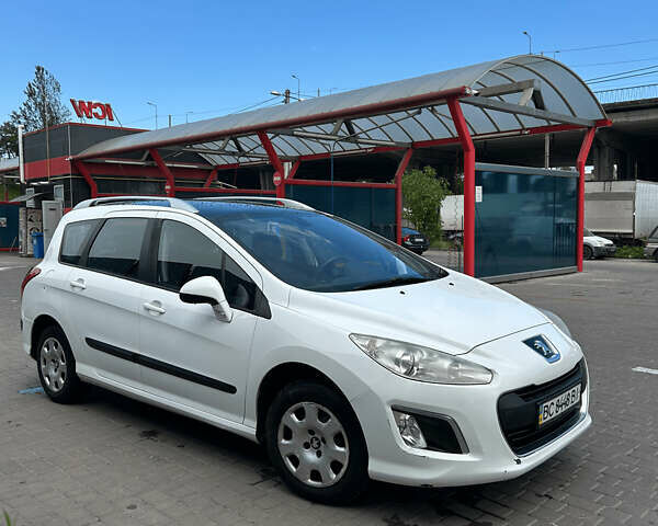 Белый Пежо 308, объемом двигателя 1.6 л и пробегом 280 тыс. км за 6000 $, фото 1 на Automoto.ua