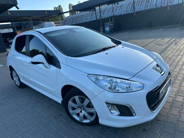 Белый Пежо 308, объемом двигателя 1.6 л и пробегом 113 тыс. км за 6700 $, фото 1 на Automoto.ua