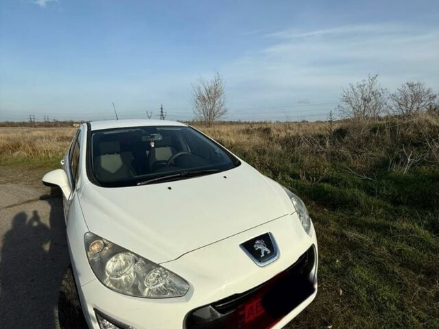 Білий Пежо 308, об'ємом двигуна 1.6 л та пробігом 193 тис. км за 6700 $, фото 1 на Automoto.ua