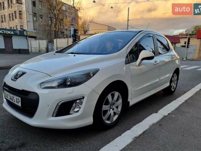 Белый Пежо 308, объемом двигателя 1.6 л и пробегом 135 тыс. км за 7400 $, фото 1 на Automoto.ua