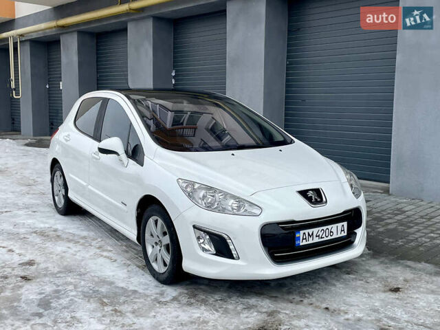 Білий Пежо 308, об'ємом двигуна 1.6 л та пробігом 161 тис. км за 7750 $, фото 1 на Automoto.ua