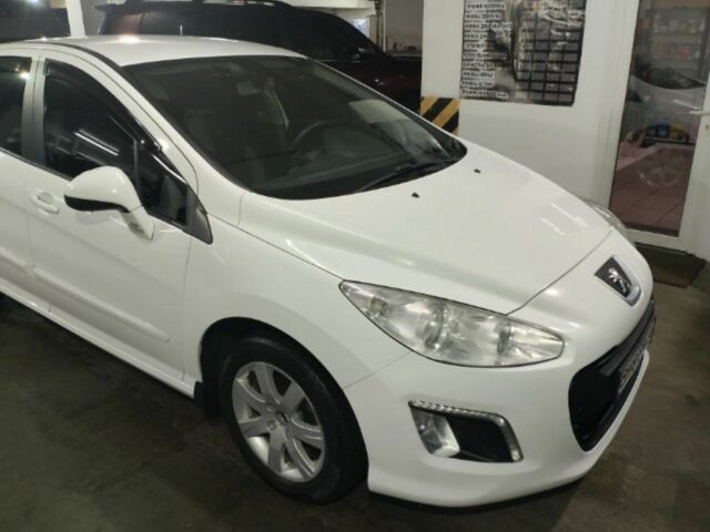 Белый Пежо 308, объемом двигателя 1.6 л и пробегом 212 тыс. км за 5099 $, фото 1 на Automoto.ua