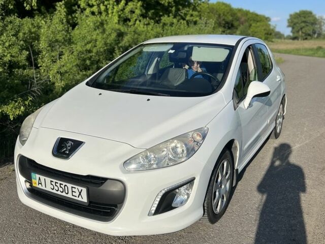 Білий Пежо 308, об'ємом двигуна 1.6 л та пробігом 85 тис. км за 6000 $, фото 1 на Automoto.ua