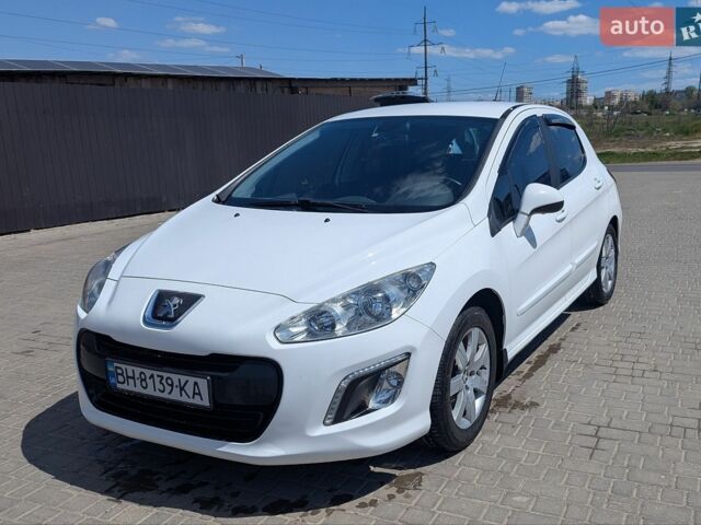 Білий Пежо 308, об'ємом двигуна 1.6 л та пробігом 213 тис. км за 5600 $, фото 1 на Automoto.ua