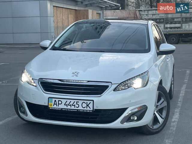 Белый Пежо 308, объемом двигателя 1.6 л и пробегом 108 тыс. км за 12800 $, фото 1 на Automoto.ua