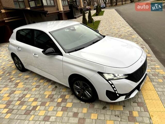 Белый Пежо 308, объемом двигателя 1.5 л и пробегом 8 тыс. км за 22000 $, фото 1 на Automoto.ua