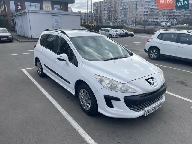 Белый Пежо 308, объемом двигателя 1.4 л и пробегом 241 тыс. км за 4199 $, фото 1 на Automoto.ua