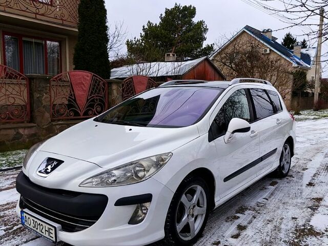 Белый Пежо 308, объемом двигателя 1.6 л и пробегом 23000 тыс. км за 5400 $, фото 1 на Automoto.ua