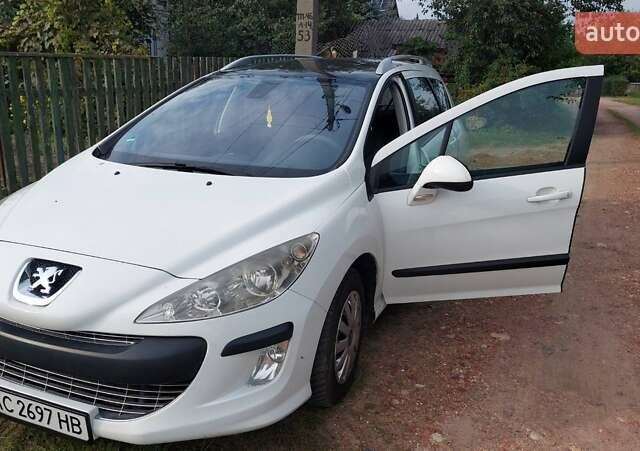Белый Пежо 308, объемом двигателя 1.6 л и пробегом 291 тыс. км за 5500 $, фото 1 на Automoto.ua