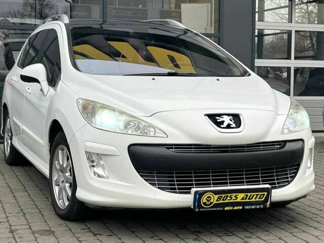 Белый Пежо 308, объемом двигателя 2 л и пробегом 273 тыс. км за 5800 $, фото 1 на Automoto.ua