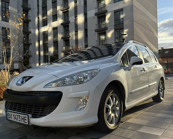 Белый Пежо 308, объемом двигателя 2 л и пробегом 272 тыс. км за 5500 $, фото 1 на Automoto.ua