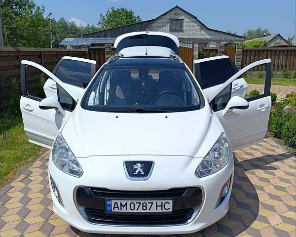 Білий Пежо 308, об'ємом двигуна 1.56 л та пробігом 247 тис. км за 6000 $, фото 1 на Automoto.ua