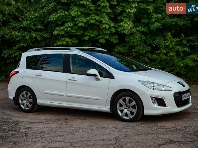 Білий Пежо 308, об'ємом двигуна 1.6 л та пробігом 250 тис. км за 7800 $, фото 1 на Automoto.ua