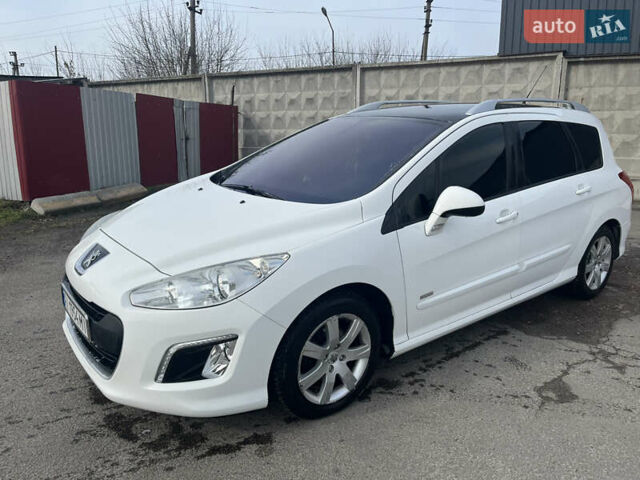 Белый Пежо 308, объемом двигателя 1.56 л и пробегом 151 тыс. км за 7500 $, фото 1 на Automoto.ua