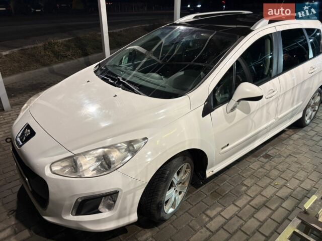 Белый Пежо 308, объемом двигателя 1.56 л и пробегом 381 тыс. км за 5900 $, фото 1 на Automoto.ua