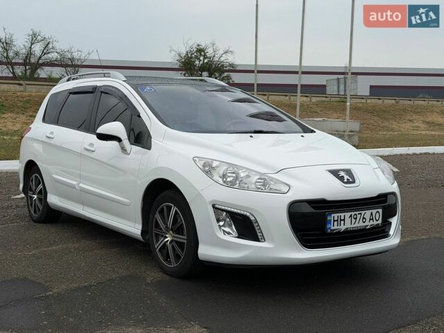 Білий Пежо 308, об'ємом двигуна 1.6 л та пробігом 231 тис. км за 7800 $, фото 1 на Automoto.ua