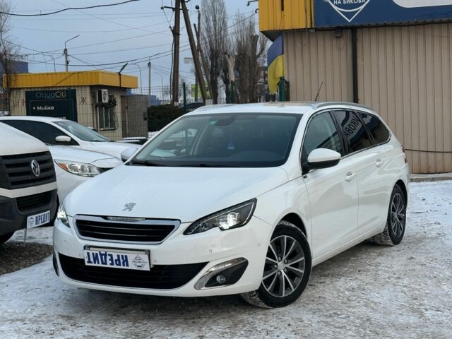 Белый Пежо 308, объемом двигателя 1.2 л и пробегом 164 тыс. км за 8550 $, фото 1 на Automoto.ua