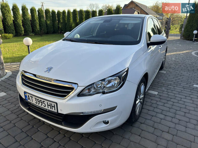 Белый Пежо 308, объемом двигателя 2 л и пробегом 241 тыс. км за 10500 $, фото 1 на Automoto.ua