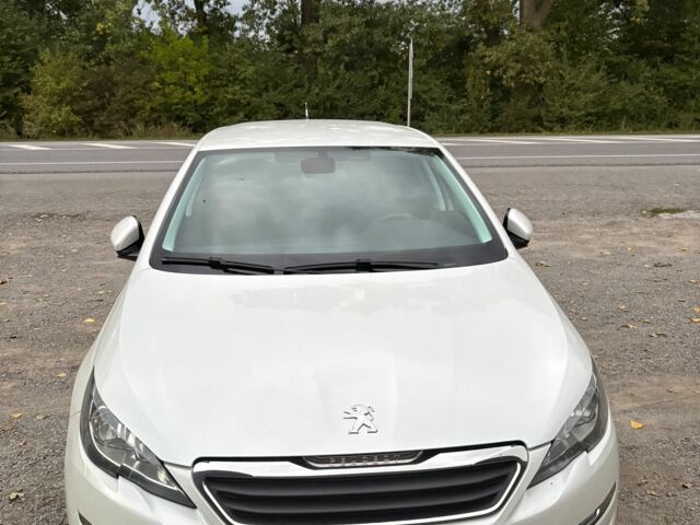 Белый Пежо 308, объемом двигателя 1.6 л и пробегом 290 тыс. км за 8800 $, фото 1 на Automoto.ua