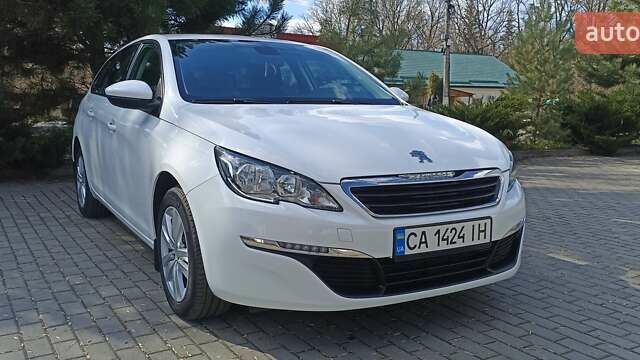 Белый Пежо 308, объемом двигателя 1.56 л и пробегом 212 тыс. км за 10199 $, фото 1 на Automoto.ua