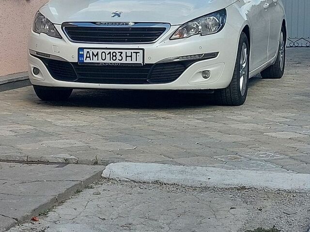 Белый Пежо 308, объемом двигателя 1.56 л и пробегом 245 тыс. км за 8500 $, фото 1 на Automoto.ua