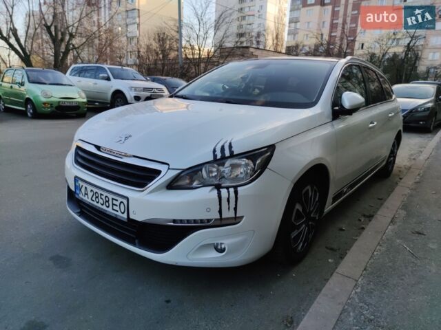 Белый Пежо 308, объемом двигателя 1.56 л и пробегом 305 тыс. км за 10000 $, фото 1 на Automoto.ua