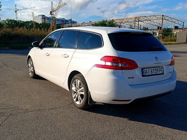 Белый Пежо 308, объемом двигателя 1.6 л и пробегом 275 тыс. км за 8600 $, фото 1 на Automoto.ua
