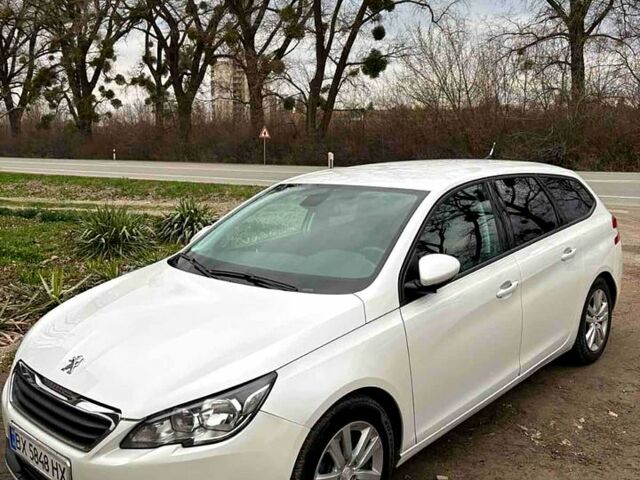 Белый Пежо 308, объемом двигателя 1.6 л и пробегом 200 тыс. км за 10500 $, фото 1 на Automoto.ua