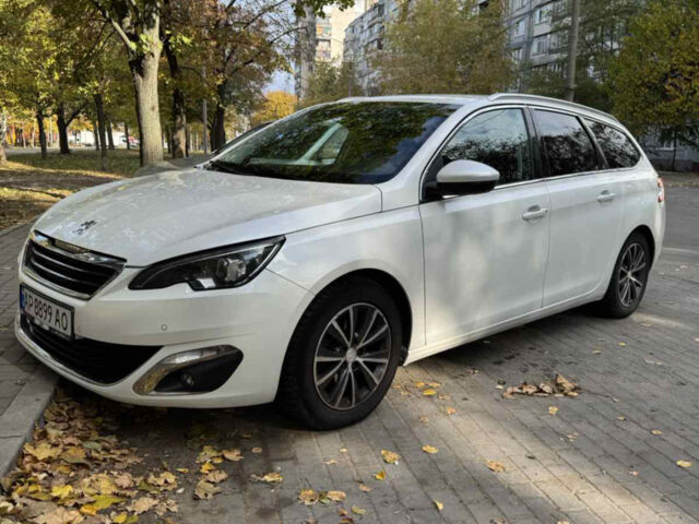 Білий Пежо 308, об'ємом двигуна 1.56 л та пробігом 228 тис. км за 10600 $, фото 1 на Automoto.ua