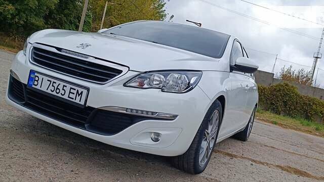 Белый Пежо 308, объемом двигателя 1.56 л и пробегом 238 тыс. км за 9999 $, фото 1 на Automoto.ua