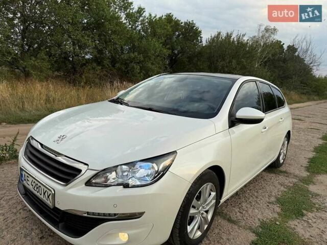 Білий Пежо 308, об'ємом двигуна 1.56 л та пробігом 182 тис. км за 10500 $, фото 1 на Automoto.ua