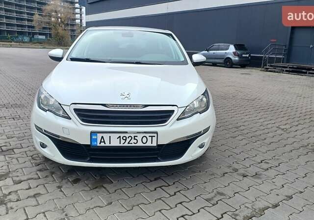 Белый Пежо 308, объемом двигателя 1.56 л и пробегом 222 тыс. км за 9000 $, фото 1 на Automoto.ua