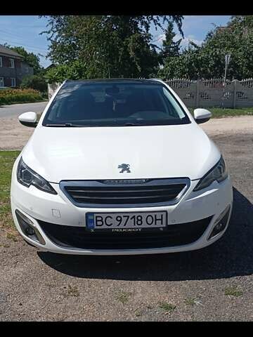 Белый Пежо 308, объемом двигателя 1.56 л и пробегом 221 тыс. км за 12000 $, фото 1 на Automoto.ua