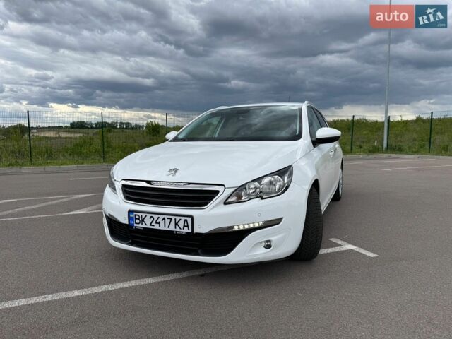 Белый Пежо 308, объемом двигателя 1.56 л и пробегом 164 тыс. км за 12399 $, фото 1 на Automoto.ua