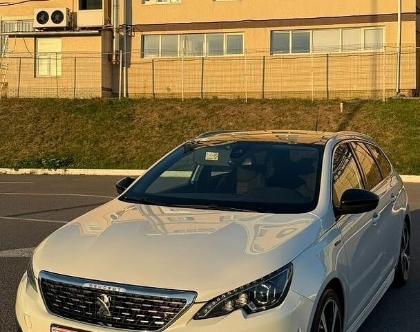 Белый Пежо 308, объемом двигателя 2 л и пробегом 290 тыс. км за 13700 $, фото 1 на Automoto.ua