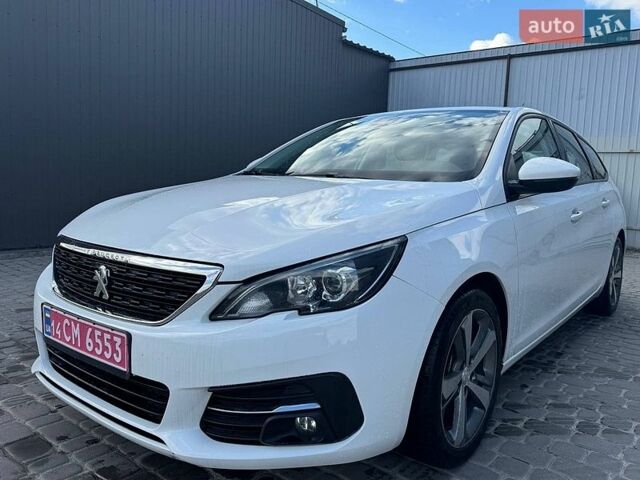 Белый Пежо 308, объемом двигателя 1.5 л и пробегом 190 тыс. км за 12499 $, фото 1 на Automoto.ua