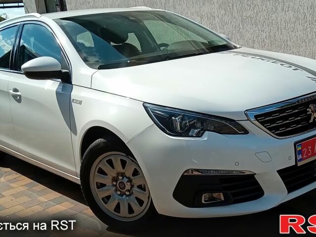 Белый Пежо 308, объемом двигателя 1.6 л и пробегом 137 тыс. км за 11700 $, фото 1 на Automoto.ua