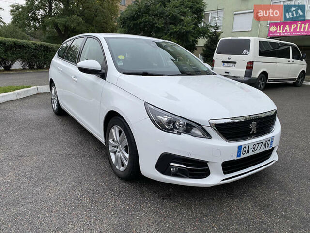 Білий Пежо 308, об'ємом двигуна 1.5 л та пробігом 180 тис. км за 14750 $, фото 1 на Automoto.ua