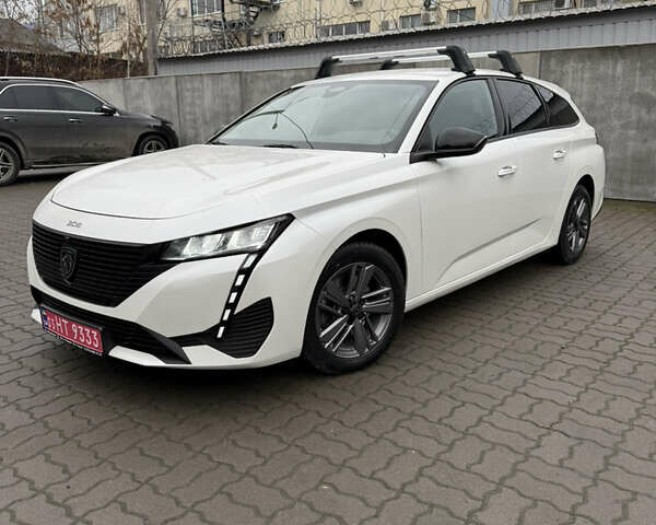 Белый Пежо 308, объемом двигателя 1.5 л и пробегом 102 тыс. км за 19399 $, фото 1 на Automoto.ua