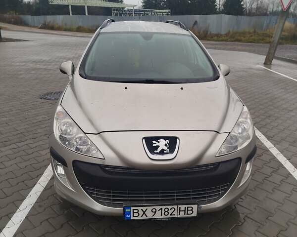 Бежевый Пежо 308, объемом двигателя 1.4 л и пробегом 133 тыс. км за 4400 $, фото 1 на Automoto.ua